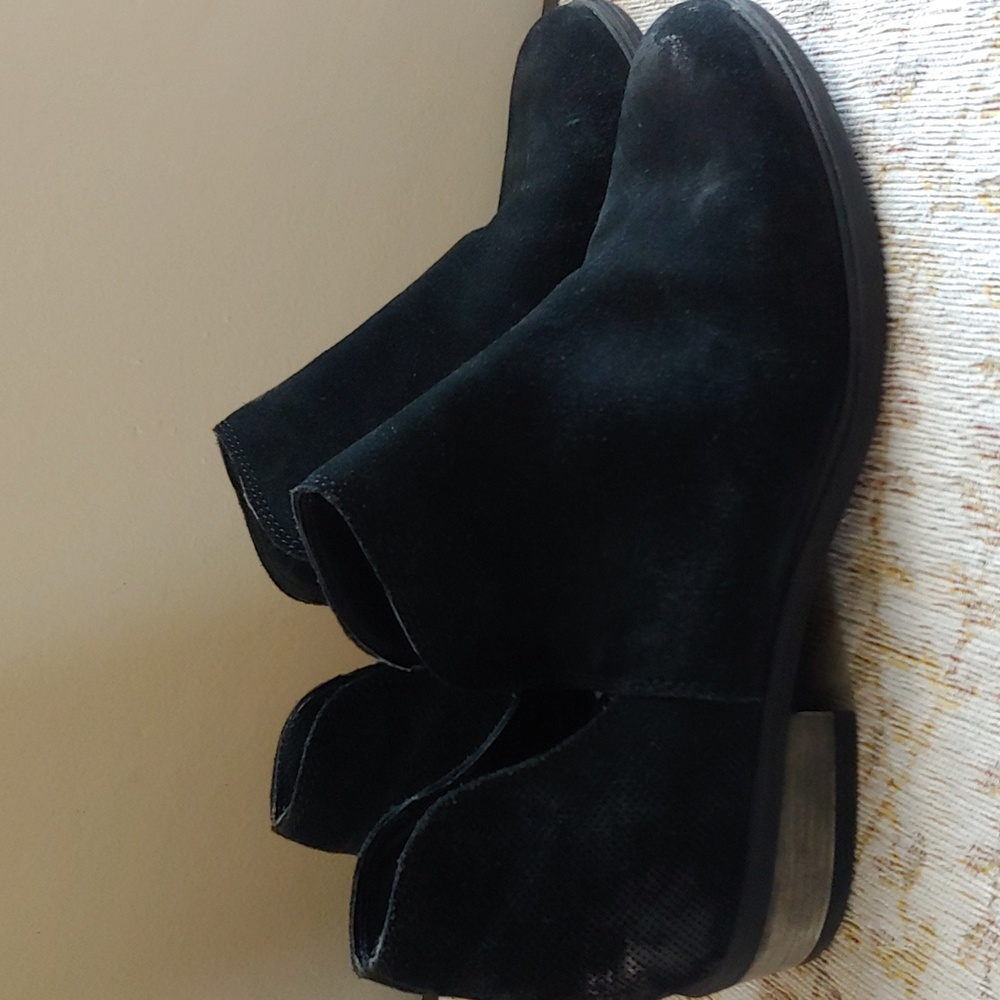 Crevo Suede Distressed Look Slip-on  Ankle Boots in size 9 - Picture 13 of 14
